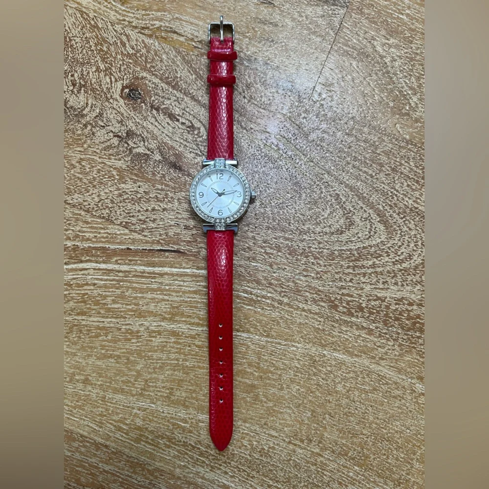 NWT Vintage Costume Jewelry AVON Rhinestone Red Mock Crock Quartz Ladies Watch